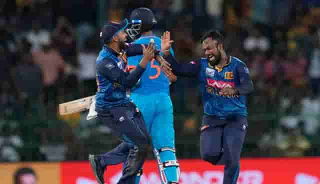 Image for SL vs IND 2nd ODI: Rohit's Heroic Went in Vain as Jeffrey Vandersay Blew up Indian Batting Order With a 6-fer