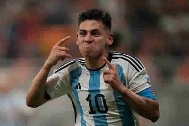 Image for Man City signs Argentina Under 17 midfielder