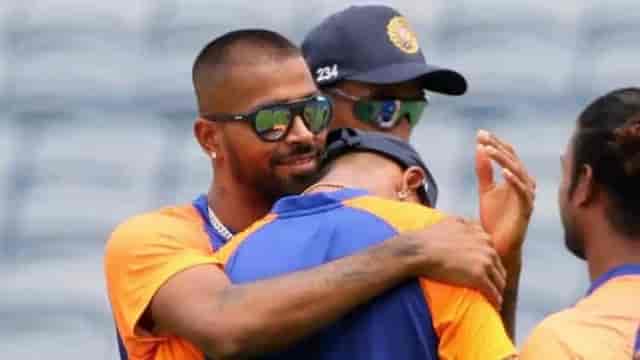 Image for India vs England 1st ODI: Krunal Pandya gets emotional, receives his ODI cap from his brother Hardik Pandya