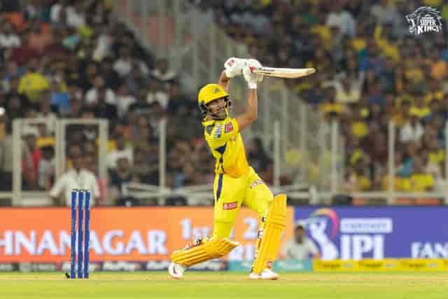 Image for GT vs CSK Live Score: Hardik Pandya's team Gujarat titans flew in the storm of Ruturaj Gaikwad