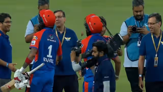 Image for Watch: KL Rahul deliberately ignores Sanjiv Goenka during post-match handshakes after LSG vs DC