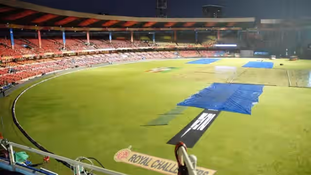Image for RCB vs KKR: M Chinnaswamy Pitch Report and Weather Forecast of Bengaluru for IPL 2025!
