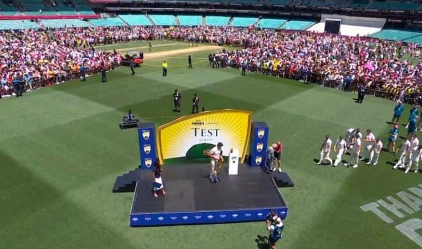 Australian fans enter the SCG field to celebrate David Warner's Farewell Test