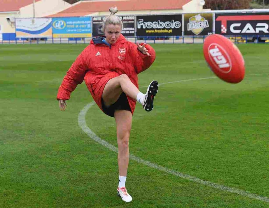 Leah Williamson makes her return to the Arsenal squad from injury