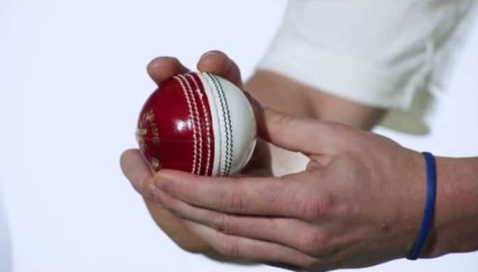 cricket grip the ball correctly