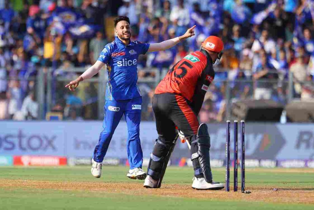 IPL 2023: MI won by 8 wickets, Cameron Green Knocked his first IPL Century