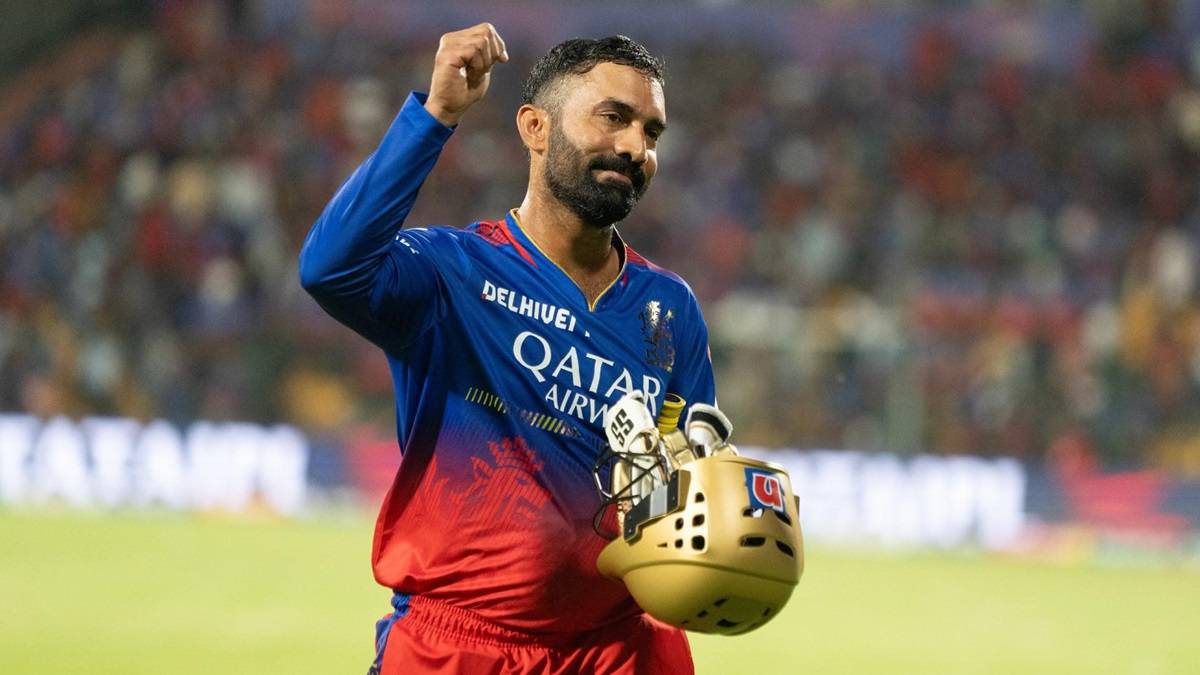 RR vs RCB: [Watch] Dinesh Karthik Silently Retires from IPL as RCB gives Guard of Honour, RCB OUT of IPL 2024 Playoffs